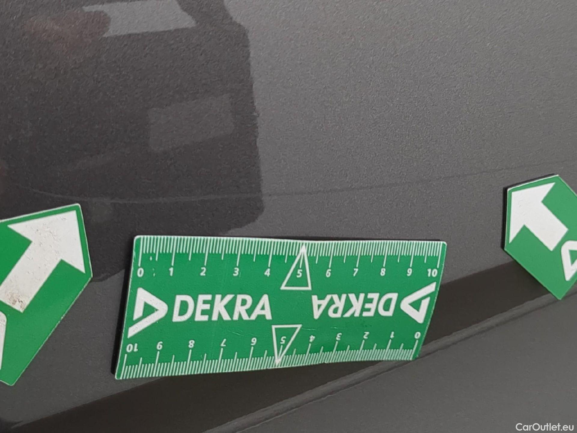 Peugeot  3008  Active Pack 1.5 HDi 130CV BVA8 E6d #31