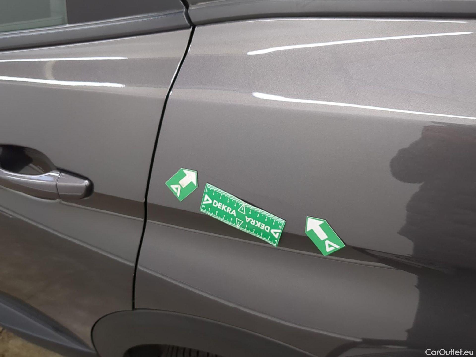 Peugeot  3008  Active Pack 1.5 HDi 130CV BVA8 E6d #30