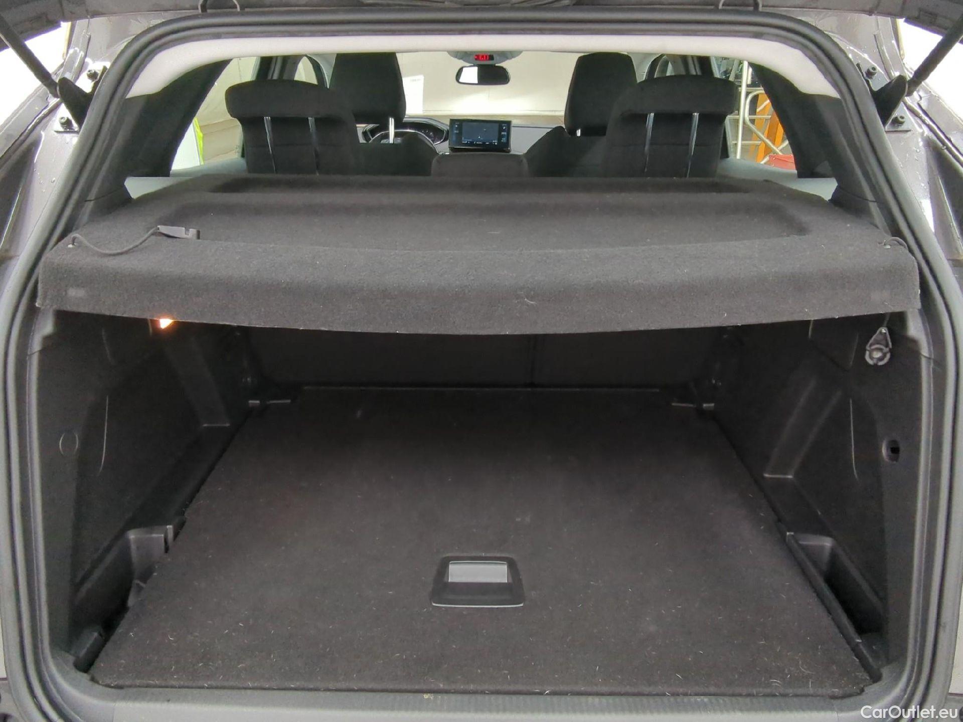 Peugeot  3008  Active Pack 1.5 HDi 130CV BVA8 E6d #9