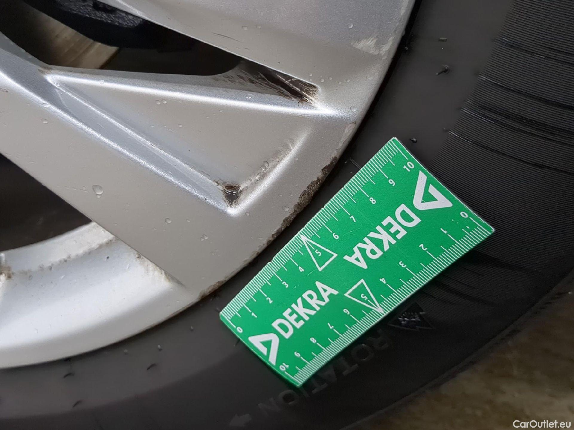 Peugeot  3008  Active Pack 1.5 HDi 130CV BVA8 E6d #8