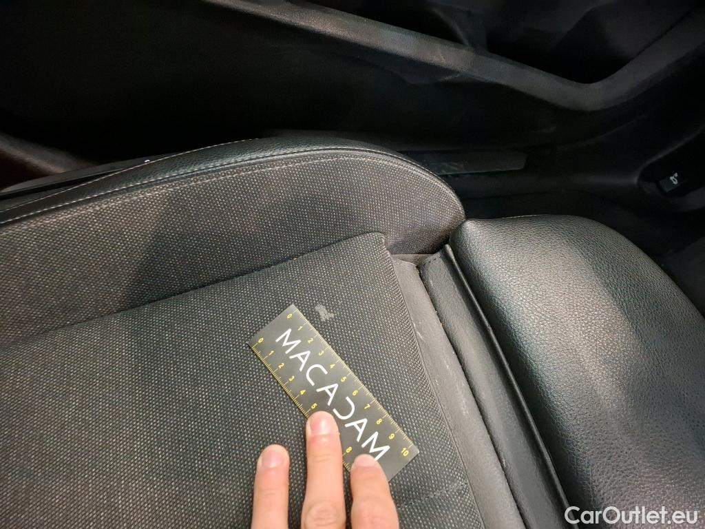 Bmw  Serie 2 BMW Série 2 Gran Coupé / 2019 / 4P / Berline 220D AUTO Business Design #24