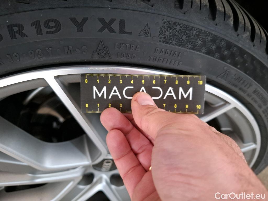  Audi  A4  Avant 35 TDI S Line 2.0 TDI 165CV BVA7 E6d #10