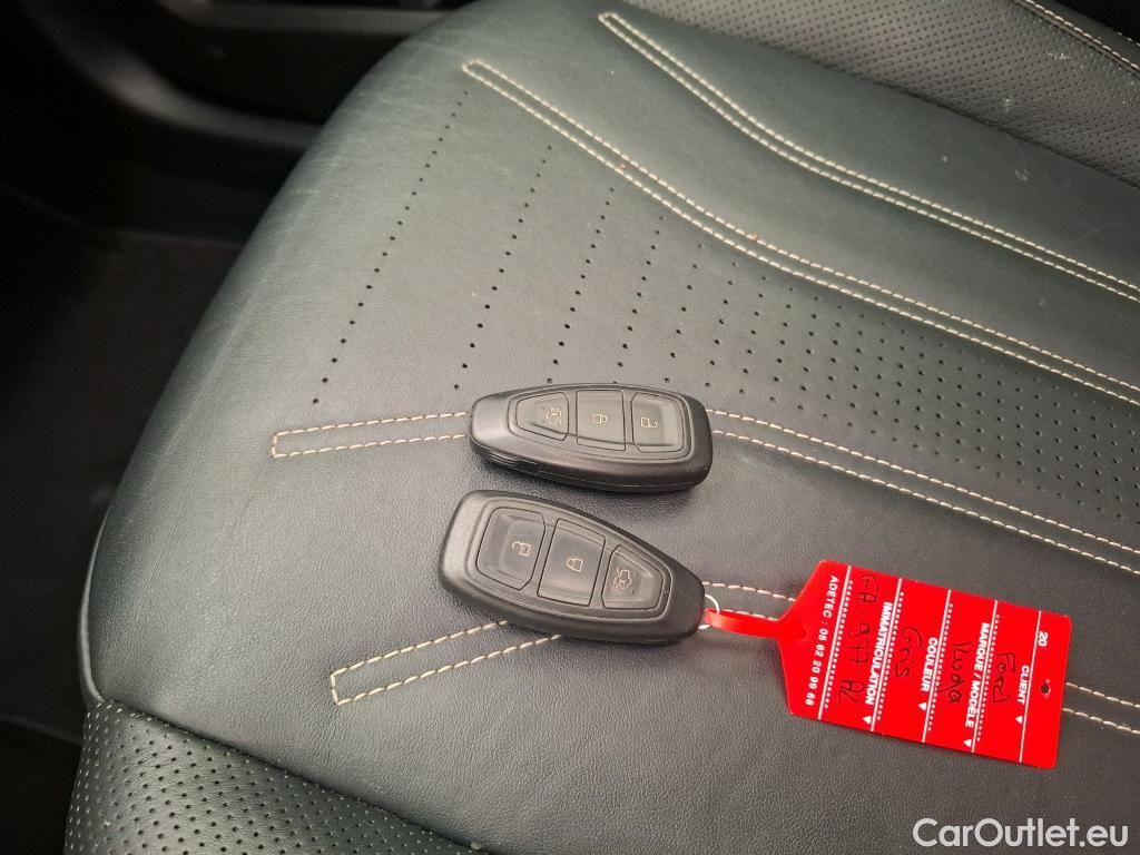 Ford  Kuga  Plug-In Hybrid Vignale 2.5 225CV BVA6 E6dT #12