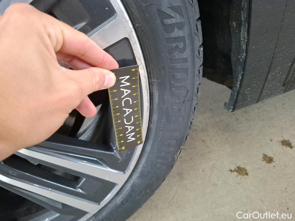 Bmw  Serie 2 BMW Série 2 Gran Coupé / 2019 / 4P / Berline 220D AUTO Business Design #8