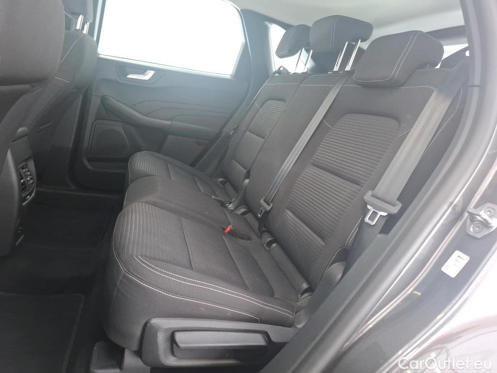 Ford  Kuga FORD  / 2019 / 5P / SUV 2.5 190 hybrid Flexifuel Pshift Titanium #9