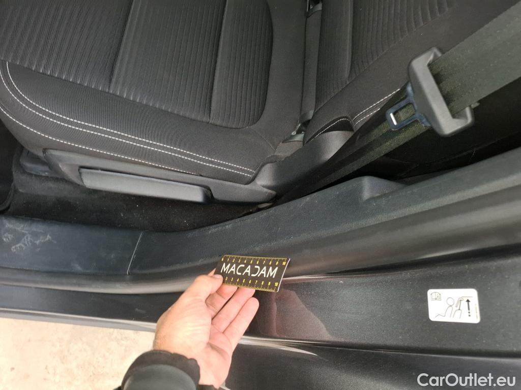 Ford  Kuga FORD  / 2019 / 5P / SUV 2.5 190 hybrid Flexifuel Pshift Titanium #12