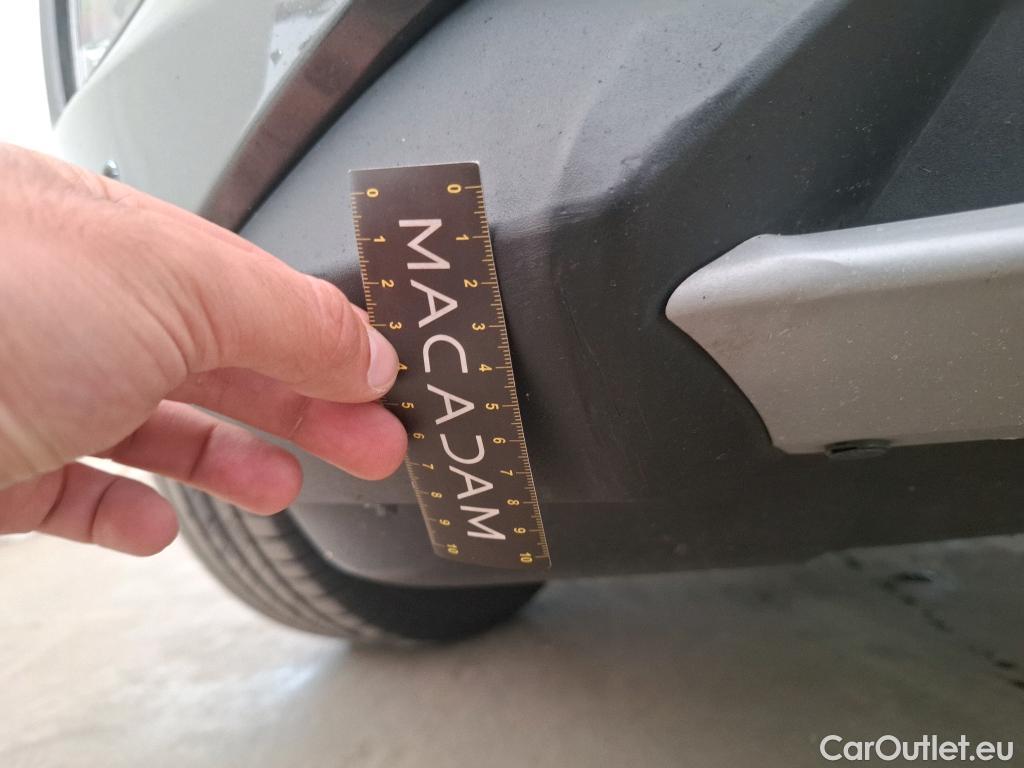 Ford  Kuga FORD  / 2019 / 5P / SUV 2.5 190 hybrid Flexifuel Pshift Titanium #9