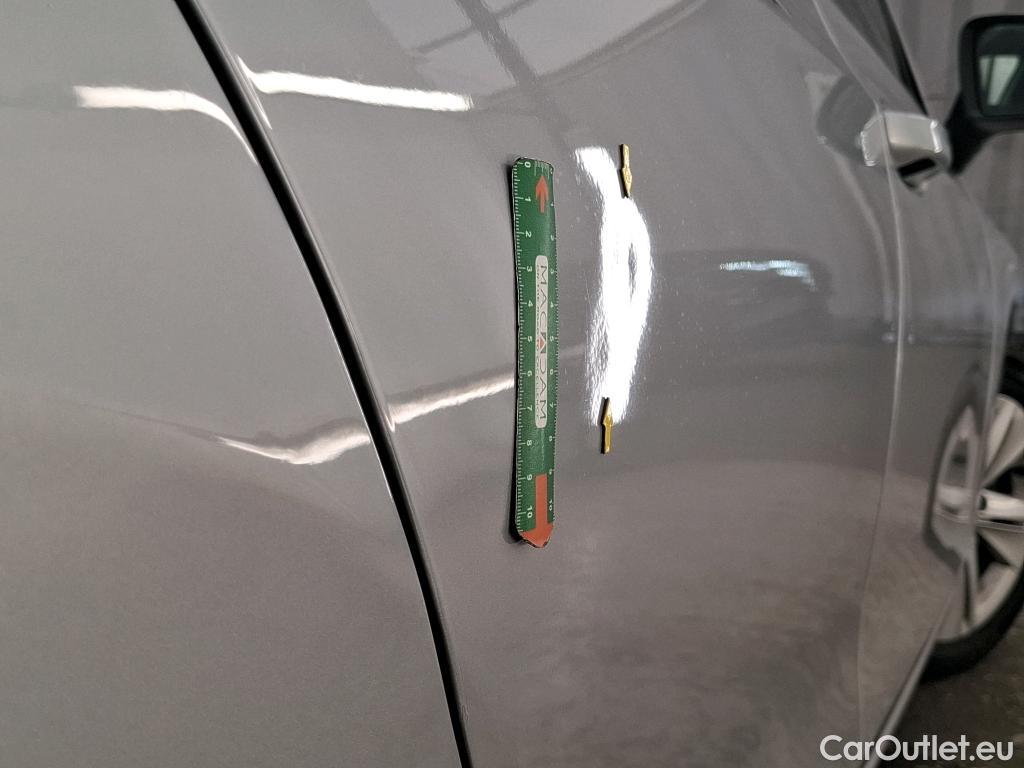 Volkswagen  Golf  VOLKSWAGEN / 2020 / 5P / Berline 2.0 TDI SCR 150 DSG7 Life Busi 1st #6