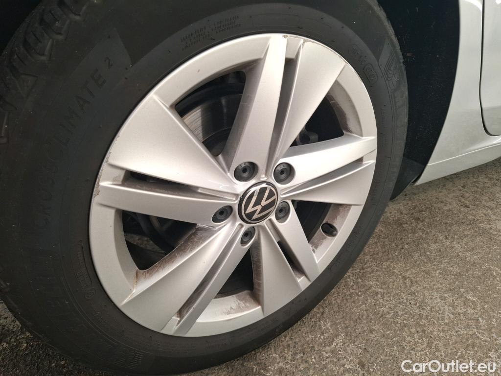 Volkswagen  Golf  VOLKSWAGEN / 2020 / 5P / Berline 2.0 TDI SCR 150 DSG7 Life Busi 1st #19