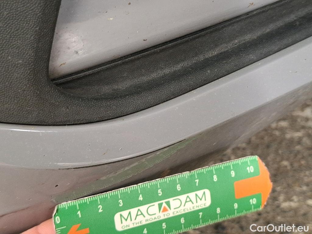  Volkswagen  Golf  VOLKSWAGEN / 2020 / 5P / Berline 2.0 TDI SCR 115 DSG7 Life Busi #9