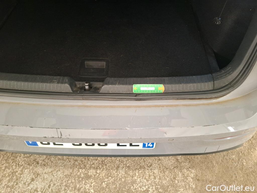  Volkswagen  Golf  VOLKSWAGEN / 2020 / 5P / Berline 2.0 TDI SCR 115 DSG7 Life Busi #11