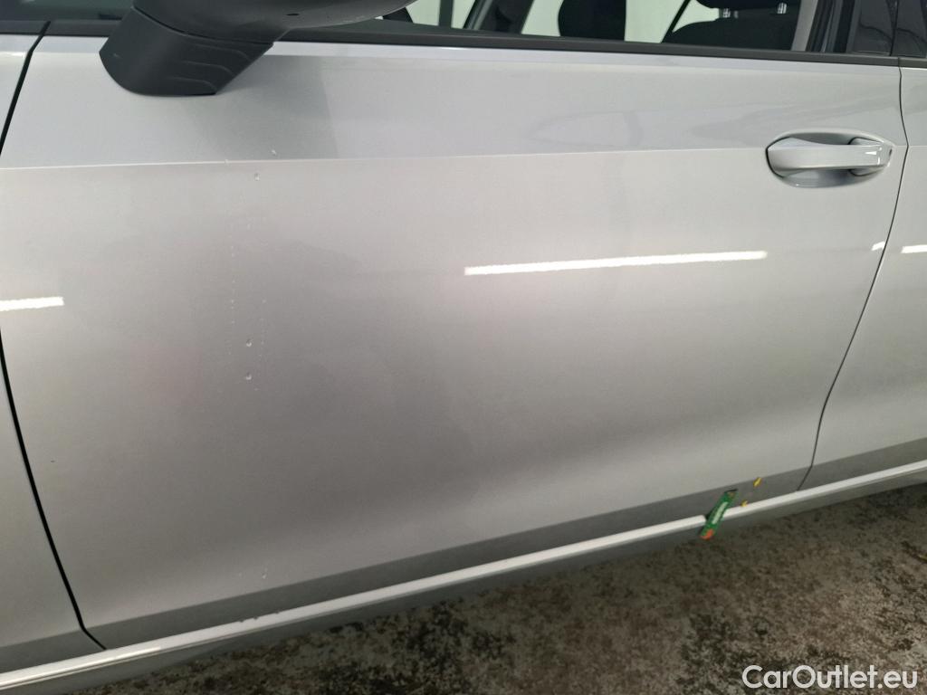 Volkswagen  Golf  VOLKSWAGEN / 2020 / 5P / Berline 2.0 TDI SCR 150 DSG7 Life Busi 1st #24