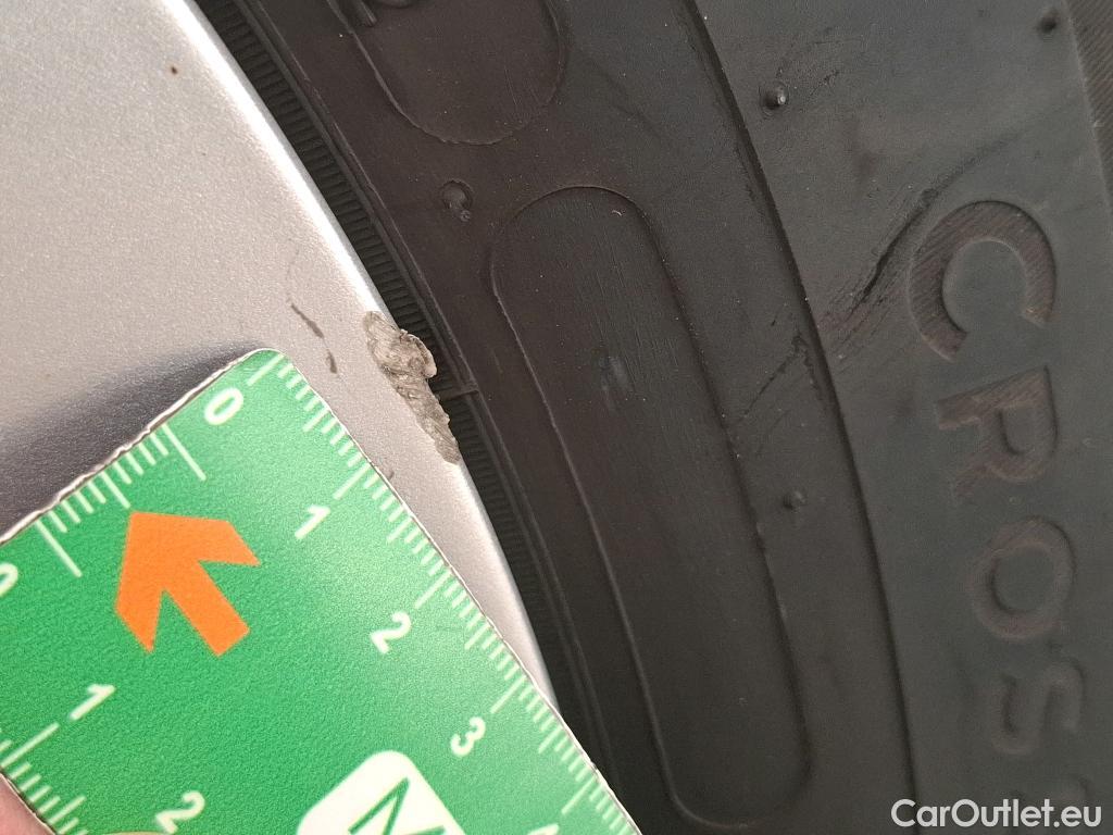 Volkswagen  Golf  VOLKSWAGEN / 2020 / 5P / Berline 2.0 TDI SCR 150 DSG7 Life Busi 1st #3