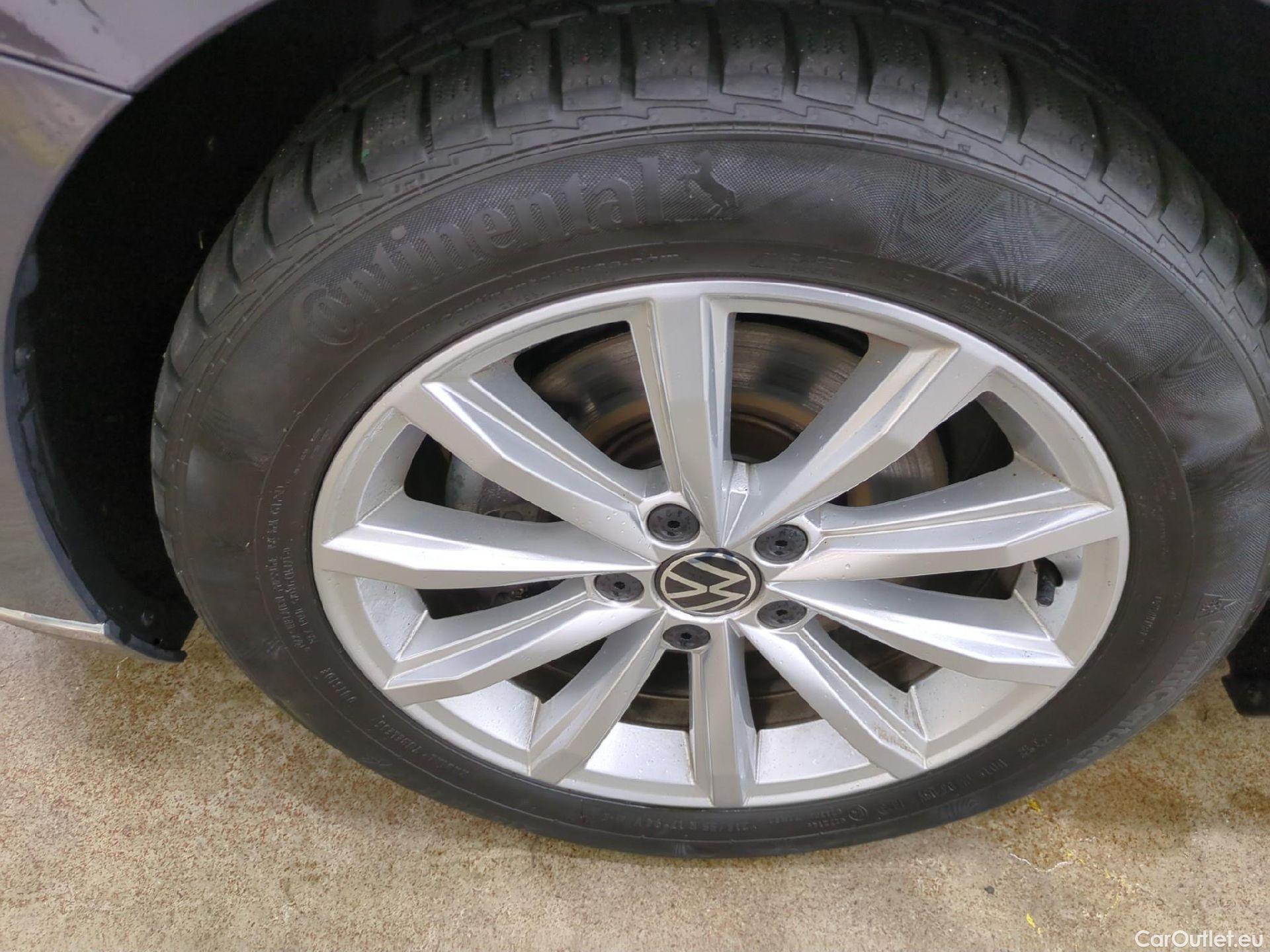  Volkswagen  Passat VOLKSWAGEN  / 2019 / 4P / Berline 2.0 TDI 150 SCR DSG7 LOUNGE #4