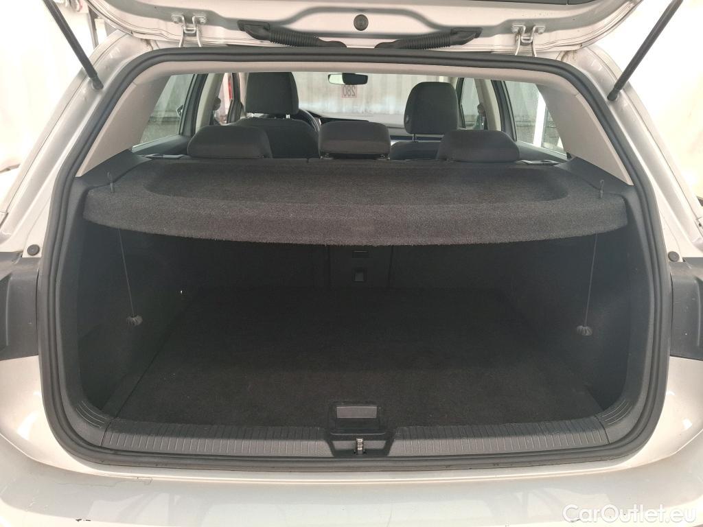 Volkswagen  Golf  VOLKSWAGEN / 2020 / 5P / Berline 2.0 TDI SCR 150 DSG7 Life Busi 1st #10