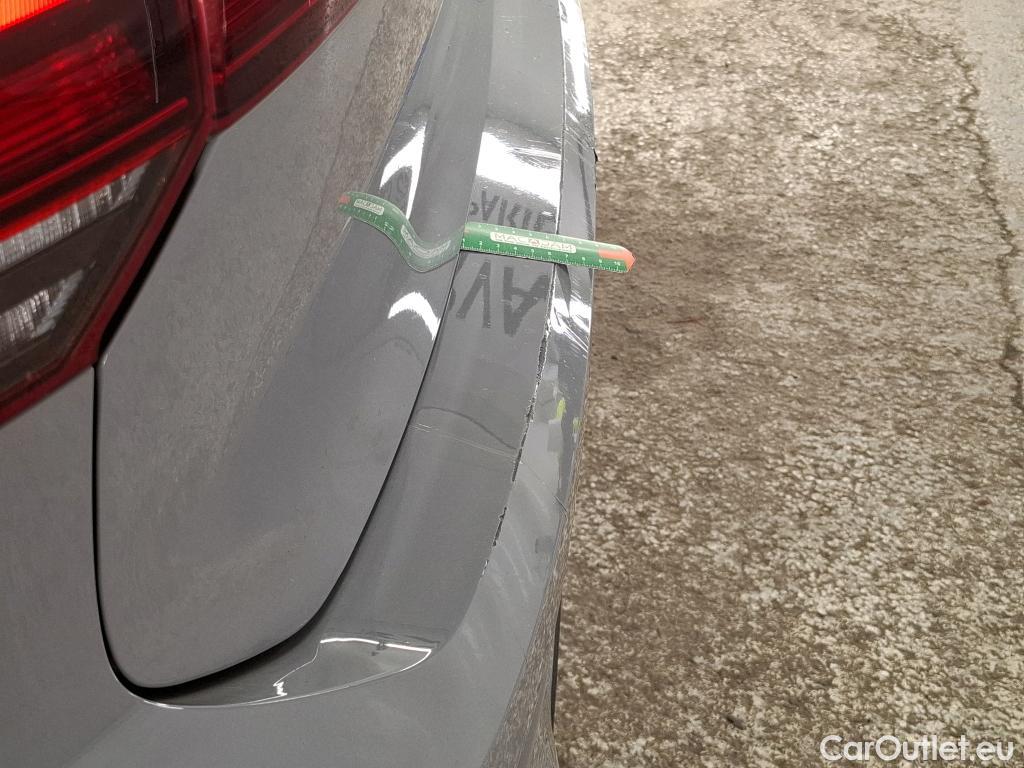  Volkswagen  Golf  VOLKSWAGEN / 2020 / 5P / Berline 2.0 TDI SCR 115 DSG7 Life Busi #3