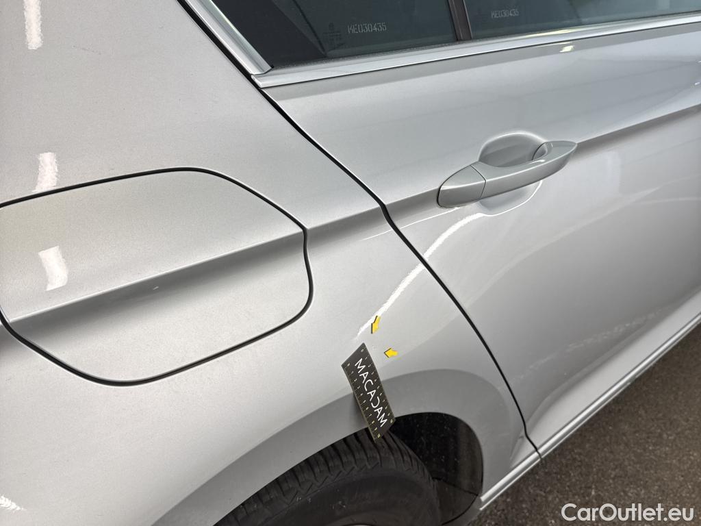 Volkswagen  Passat  Berline Business 2.0 TDI 150CV BVA7 E6dT #32