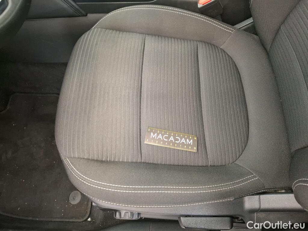 Ford  Kuga FORD  / 2019 / 5P / SUV 2.5 190 hybrid Flexifuel Pshift Titanium #31