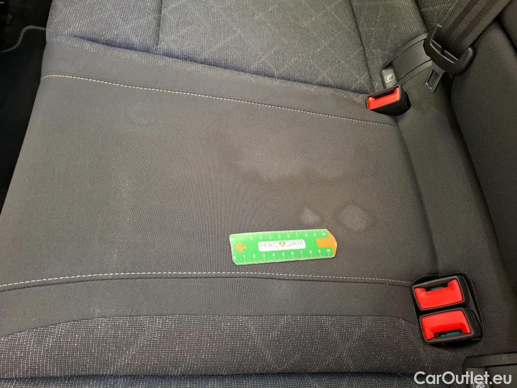 Volkswagen  Golf  VOLKSWAGEN / 2020 / 5P / Berline 2.0 TDI SCR 150 DSG7 Life Busi 1st #27