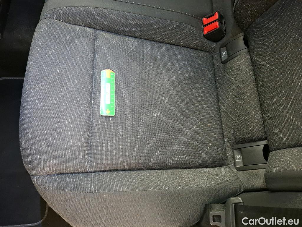  Volkswagen  Golf  VOLKSWAGEN / 2020 / 5P / Berline 2.0 TDI SCR 115 DSG7 Life Busi #20