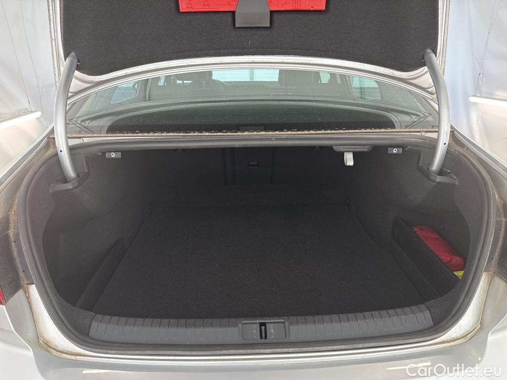 Volkswagen  Passat  Berline Business 2.0 TDI 150CV BVA7 E6dT #10