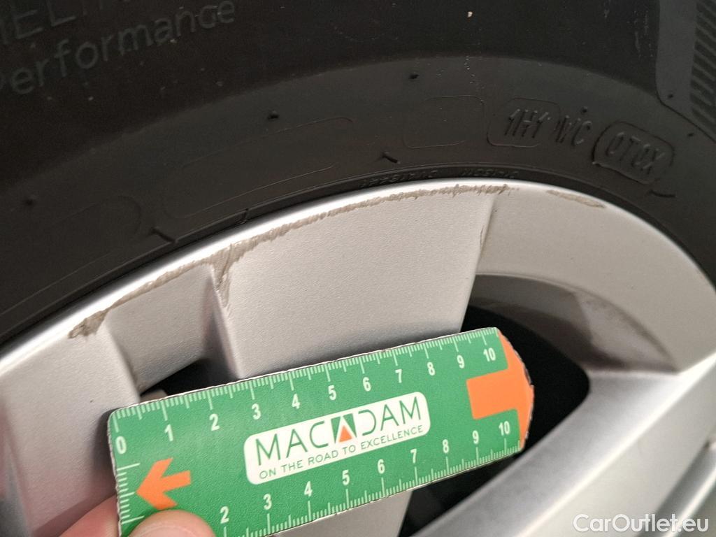 Volkswagen  Golf  VOLKSWAGEN / 2020 / 5P / Berline 2.0 TDI SCR 150 DSG7 Life Busi 1st #20