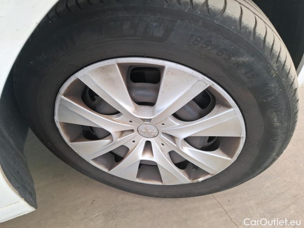  Peugeot  208  Affaire Pack Clim 1.6 HDi 75CV BVM5 E6 #69