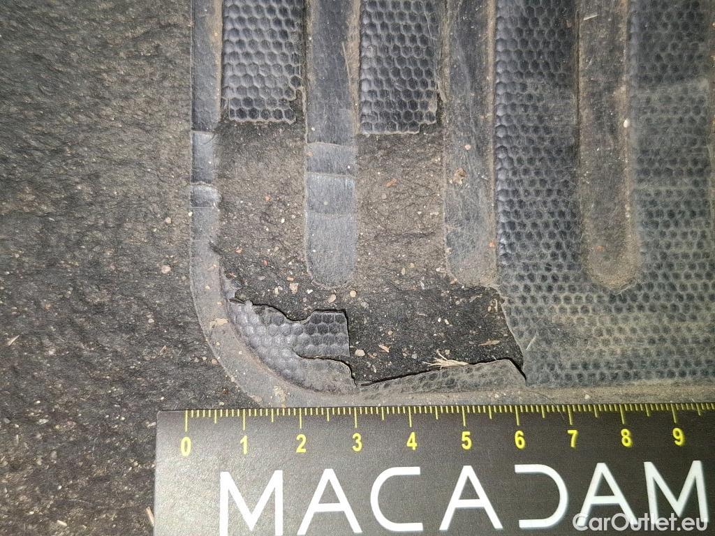  Peugeot  208  Affaire Pack Clim 1.6 HDi 75CV BVM5 E6 #55