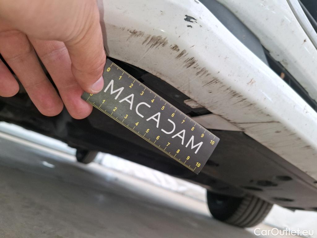  Peugeot  208  Affaire Pack Clim 1.6 HDi 75CV BVM5 E6 #38