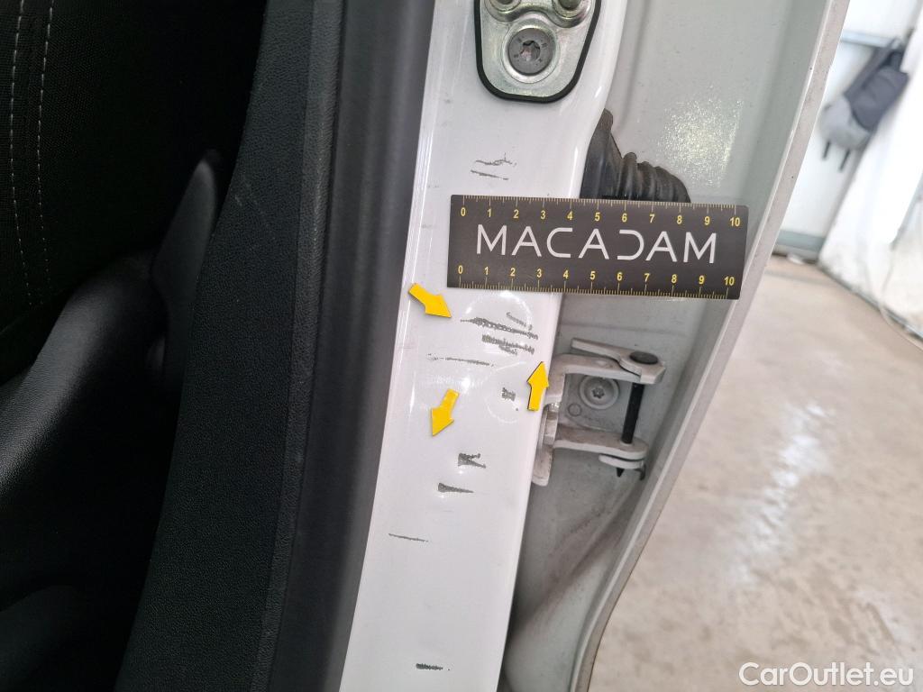  Peugeot  208  Affaire Pack Clim 1.6 HDi 75CV BVM5 E6 #41