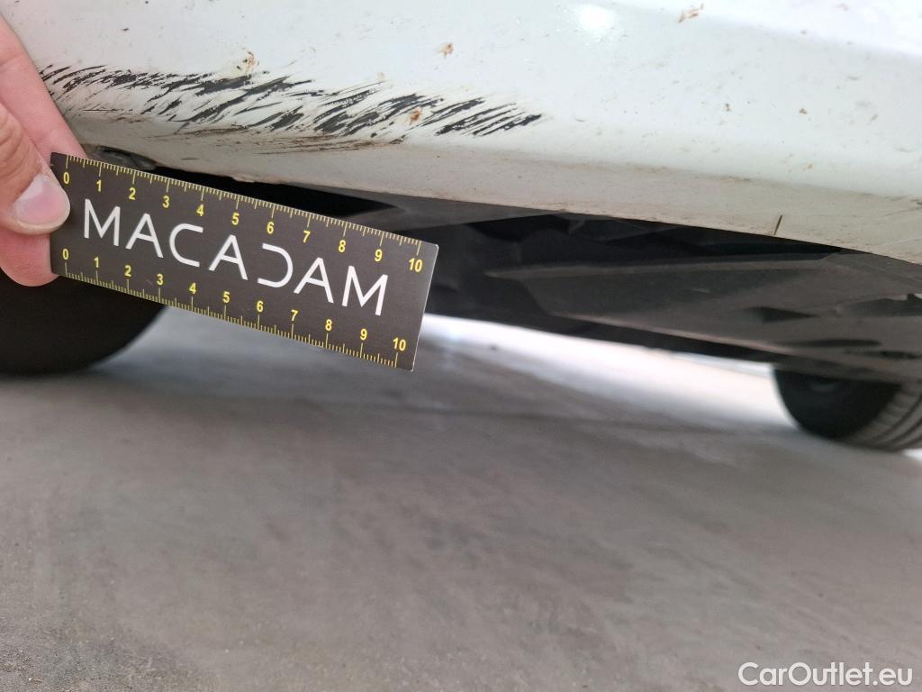  Peugeot  208  Affaire Pack Clim 1.6 HDi 75CV BVM5 E6 #36