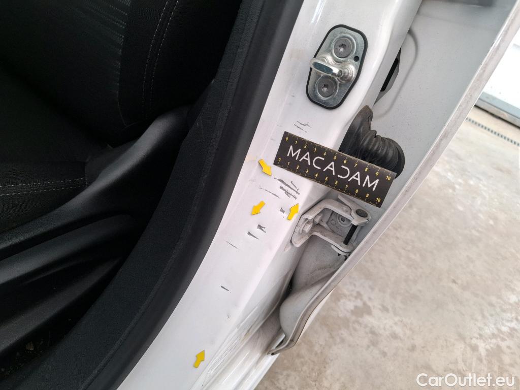  Peugeot  208  Affaire Pack Clim 1.6 HDi 75CV BVM5 E6 #40