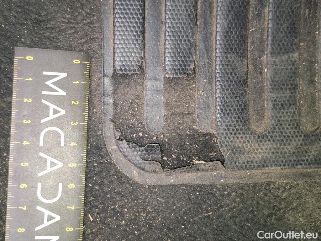  Peugeot  208  Affaire Pack Clim 1.6 HDi 75CV BVM5 E6 #56