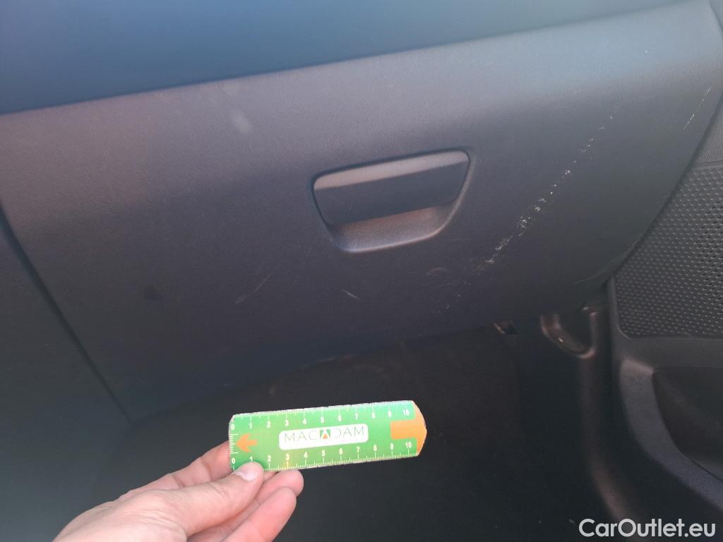  Peugeot  208  Affaire Premium Pack 1.6 HDi 100CV BVM5 E6 #4