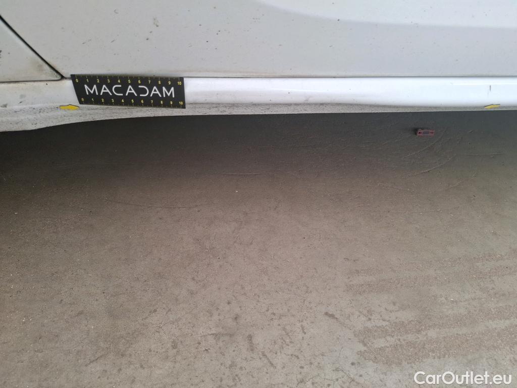  Peugeot  208  Affaire Pack Clim 1.6 HDi 75CV BVM5 E6 #4