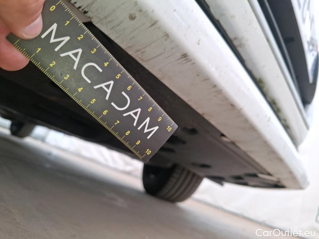  Peugeot  208  Affaire Pack Clim 1.6 HDi 75CV BVM5 E6 #39