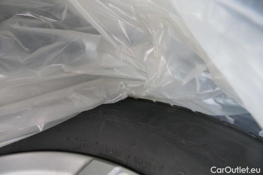 KIA  Niro  Spirit Plug-in Hybrid 1.6 104KW AT6 E6d #17