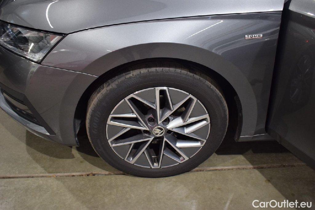 Skoda  Octavia  Combi Tour 2.0 TDI 110KW AT7 E6d #41