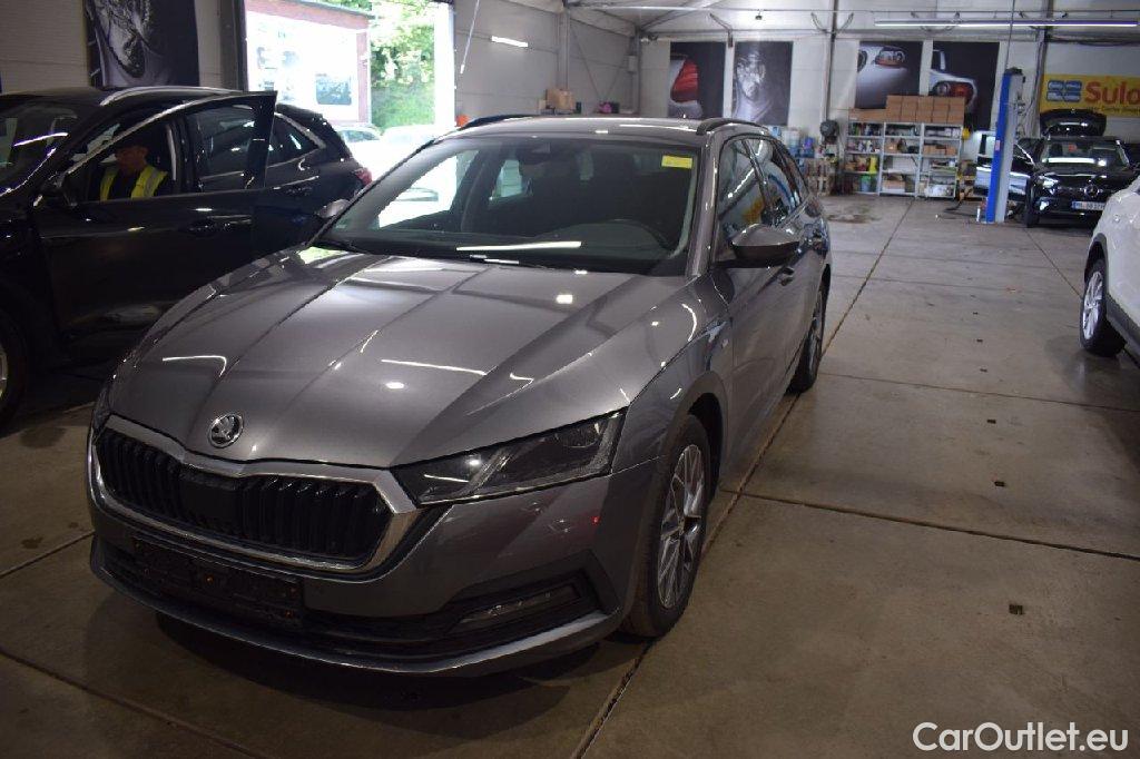 Skoda  Octavia  Combi Tour 2.0 TDI 110KW AT7 E6d #1