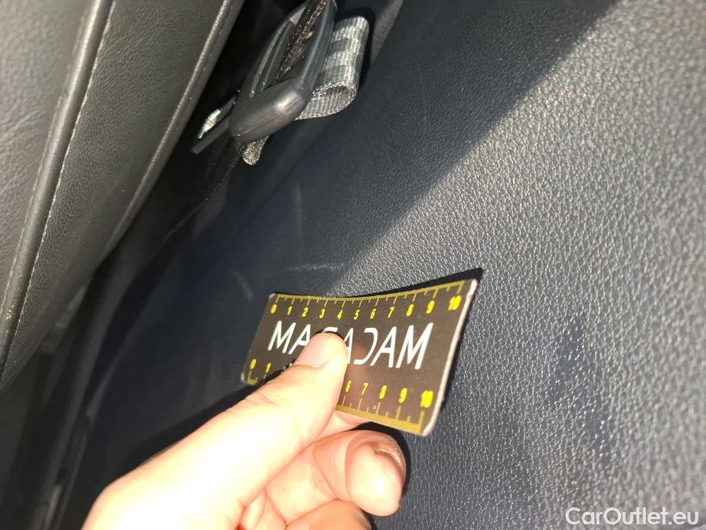 Audi  Q3  35 TDI Design luxe 2.0 TDI 150CV BVA7 E6d #4