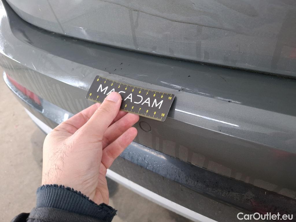 Audi  Q3  35 TDI Design luxe 2.0 TDI 150CV BVA7 E6d #9