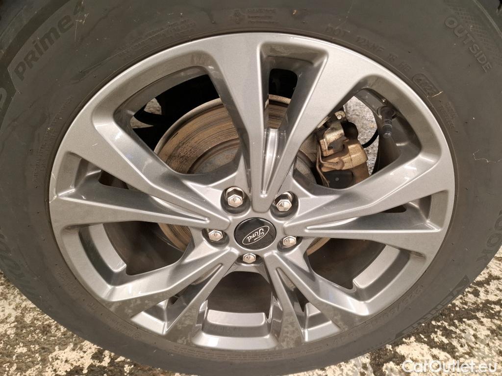 Ford  Kuga FORD  / 2019 / 5P / SUV 2.5 Duratec 225 ch PHEV eCVT St-Line Bus #9