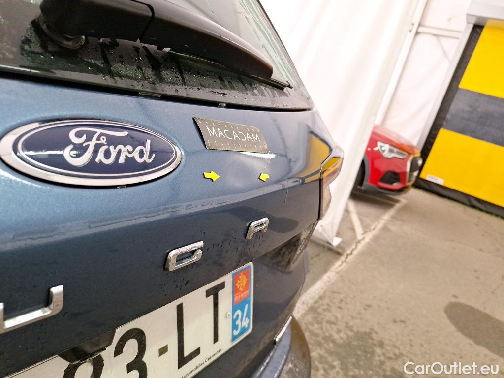 Ford  Kuga FORD  / 2019 / 5P / SUV 2.5 190 hybrid Flexifuel Pshift Titanium #4