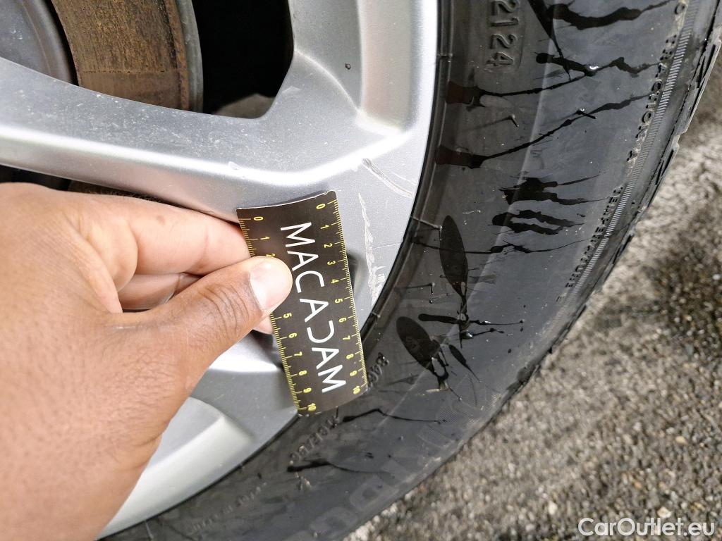 Ford  Kuga FORD  / 2019 / 5P / SUV 2.5 190 hybrid Flexifuel Pshift Titanium #38