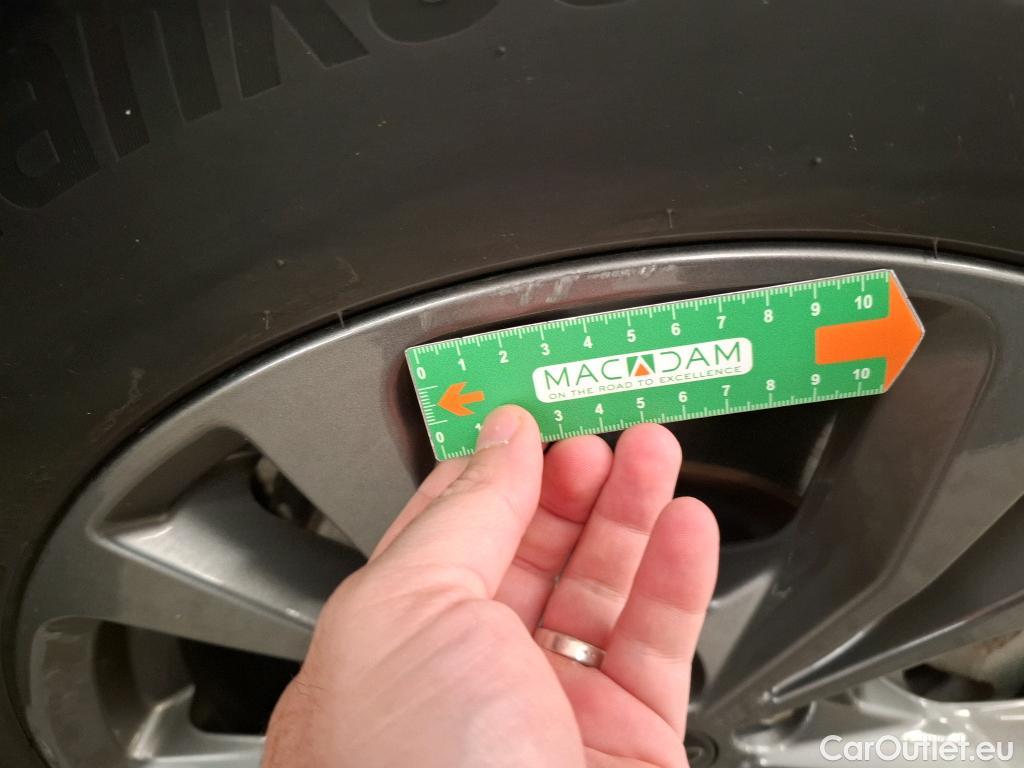 Ford  Kuga FORD  / 2019 / 5P / SUV 2.5 Duratec 225 ch PHEV eCVT St-Line Bus #13