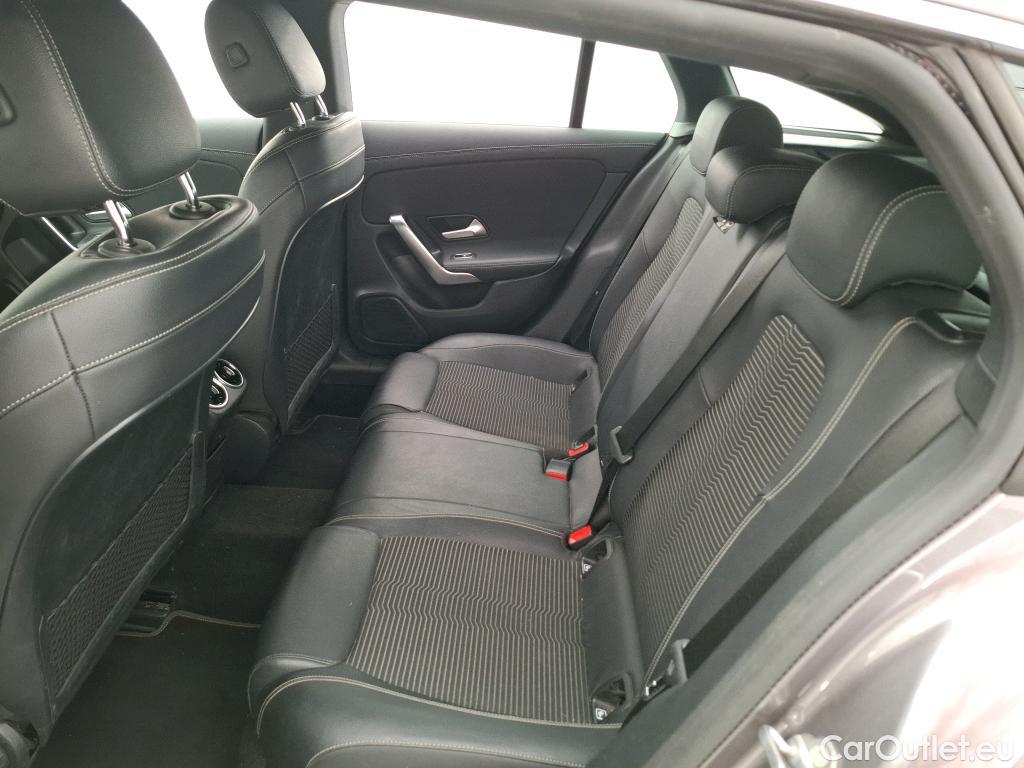 Mercedes  CLA-Klasse MERCEDES-BENZ CLA Shooting Brake / 2019 / 5P / Break CLA 200 d Business Line BA8 #9