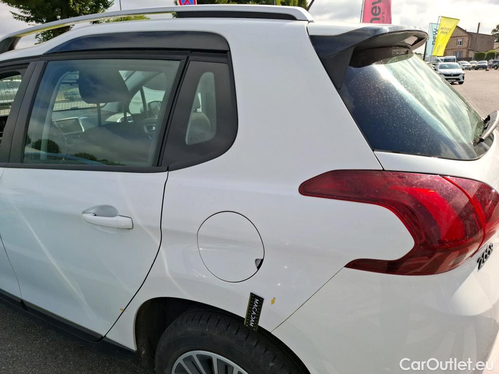  Peugeot  2008 PEUGEOT  / 2016 / 5P / Crossover Puretech 82 S&S €6.c ACTIVE #18