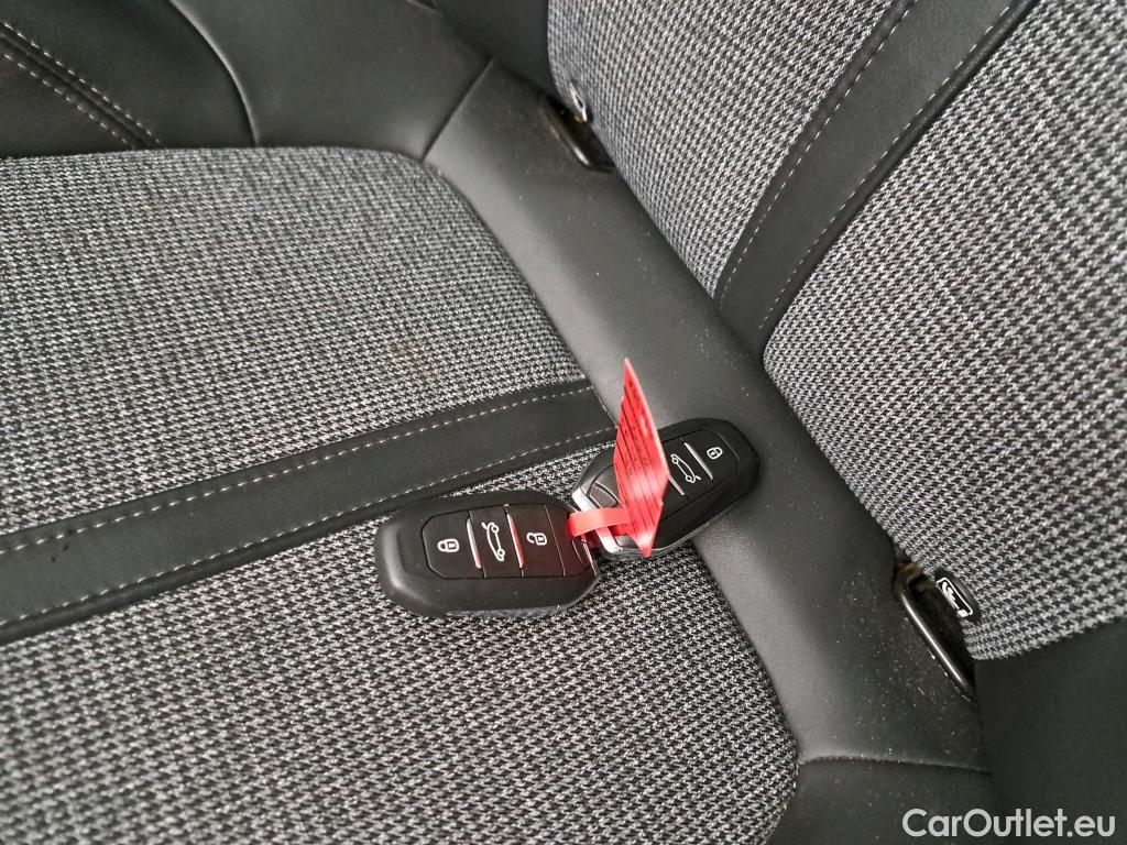 Peugeot  3008  Allure Business 1.5 HDi 130CV BVM6 E6d #12