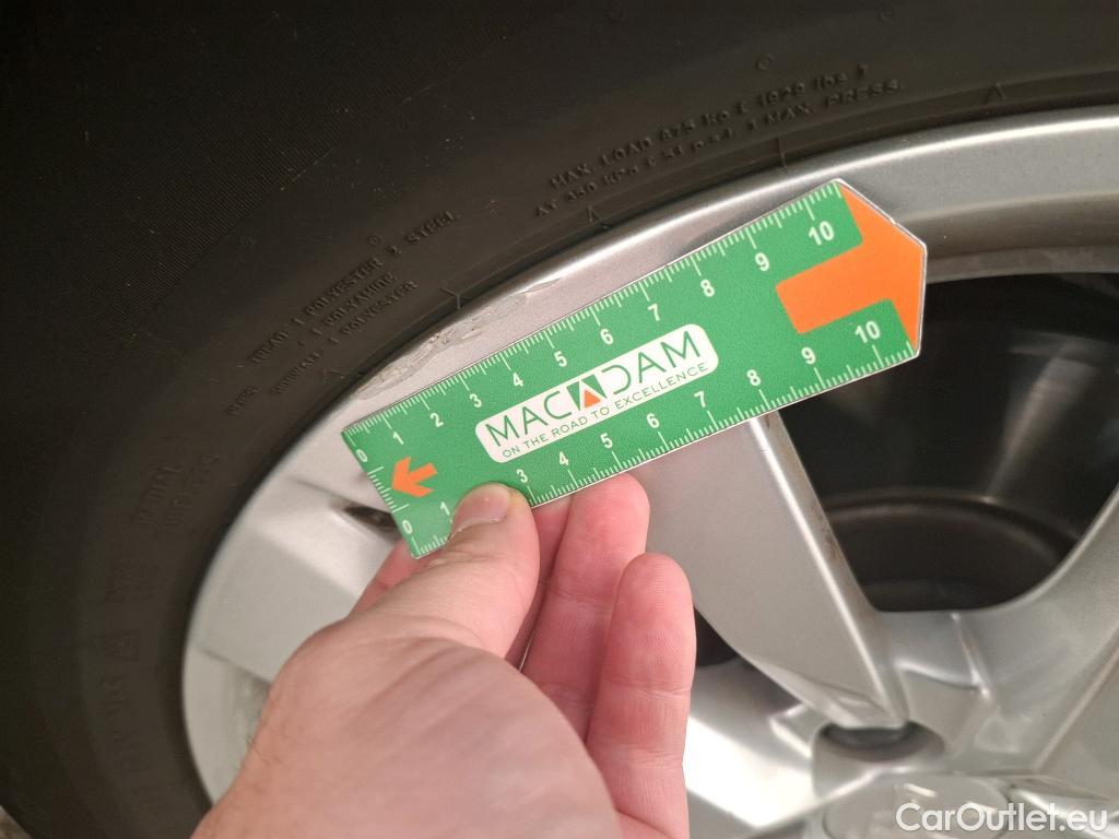 Peugeot  3008  Active Pack 1.5 HDi 130CV BVA8 E6d #23