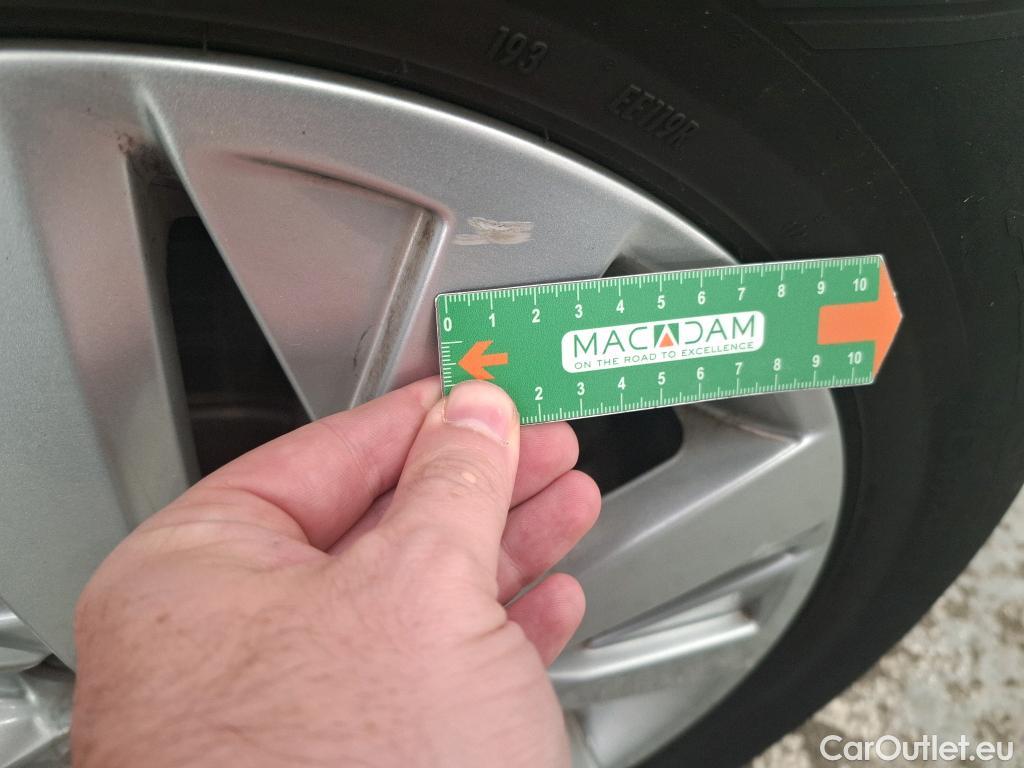 Peugeot  3008  Active Pack 1.5 HDi 130CV BVA8 E6d #22